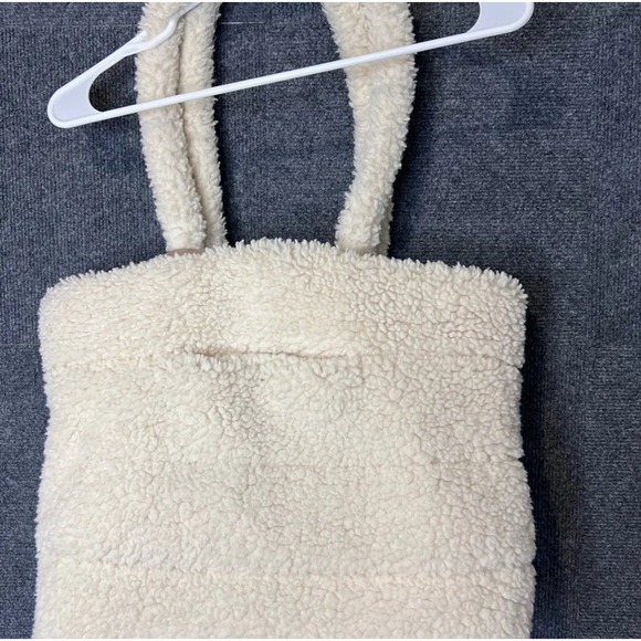 Sherpa quilted faux shearling tote bag cream beige teddy cute coquette cozy - Picture 2 of 10